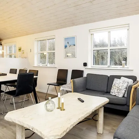 8 Person In Hirtshals-by Traum