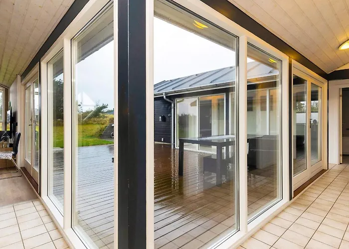 8 Person In Hirtshals-by Traum